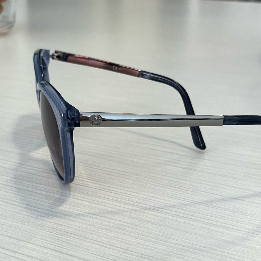 GUCCI Women’s Sunglasses - Picture 5 of 8